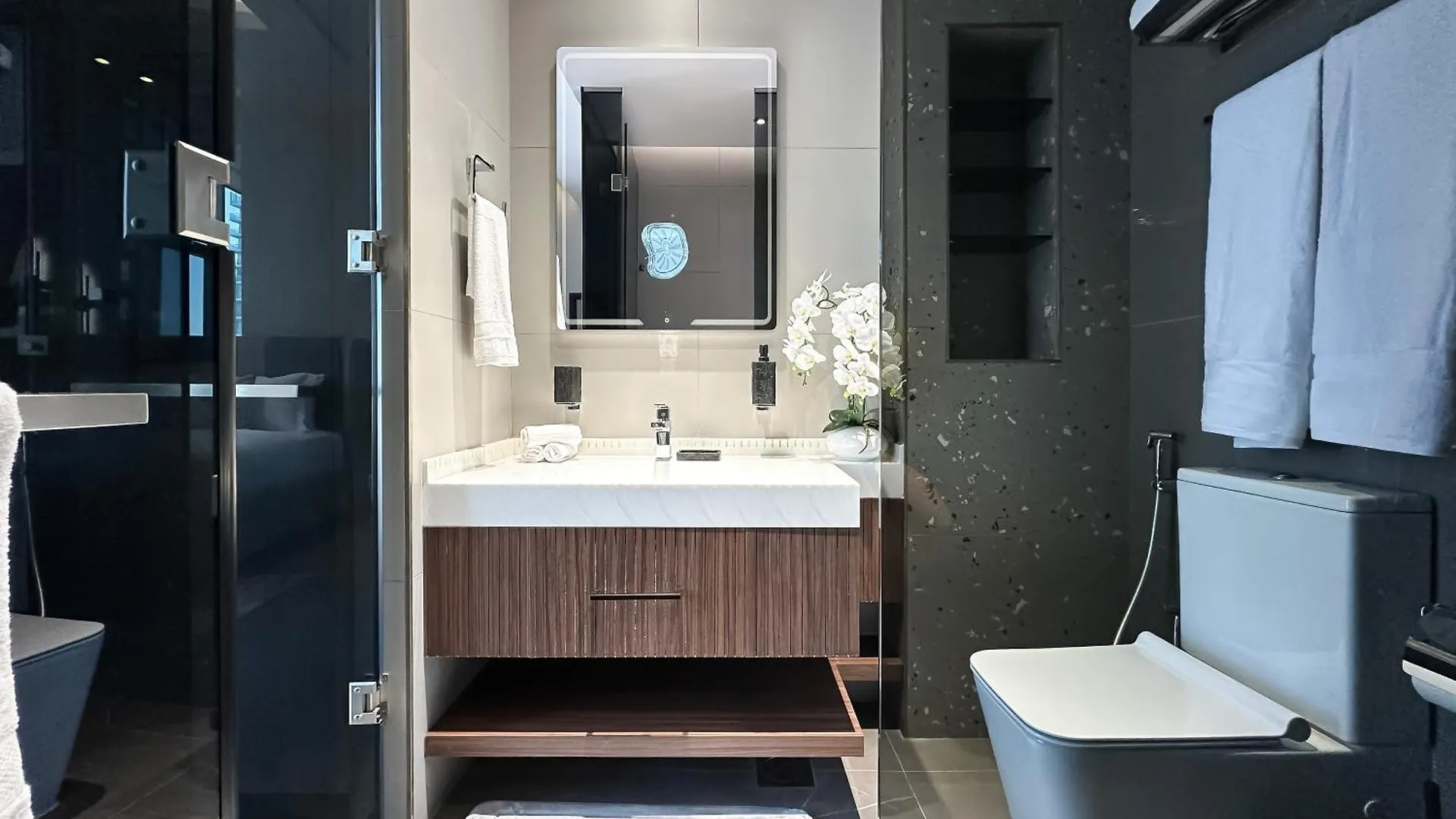 Trophy-Unveil The Charm Of Modern Living In Jlt Apartment Dubai