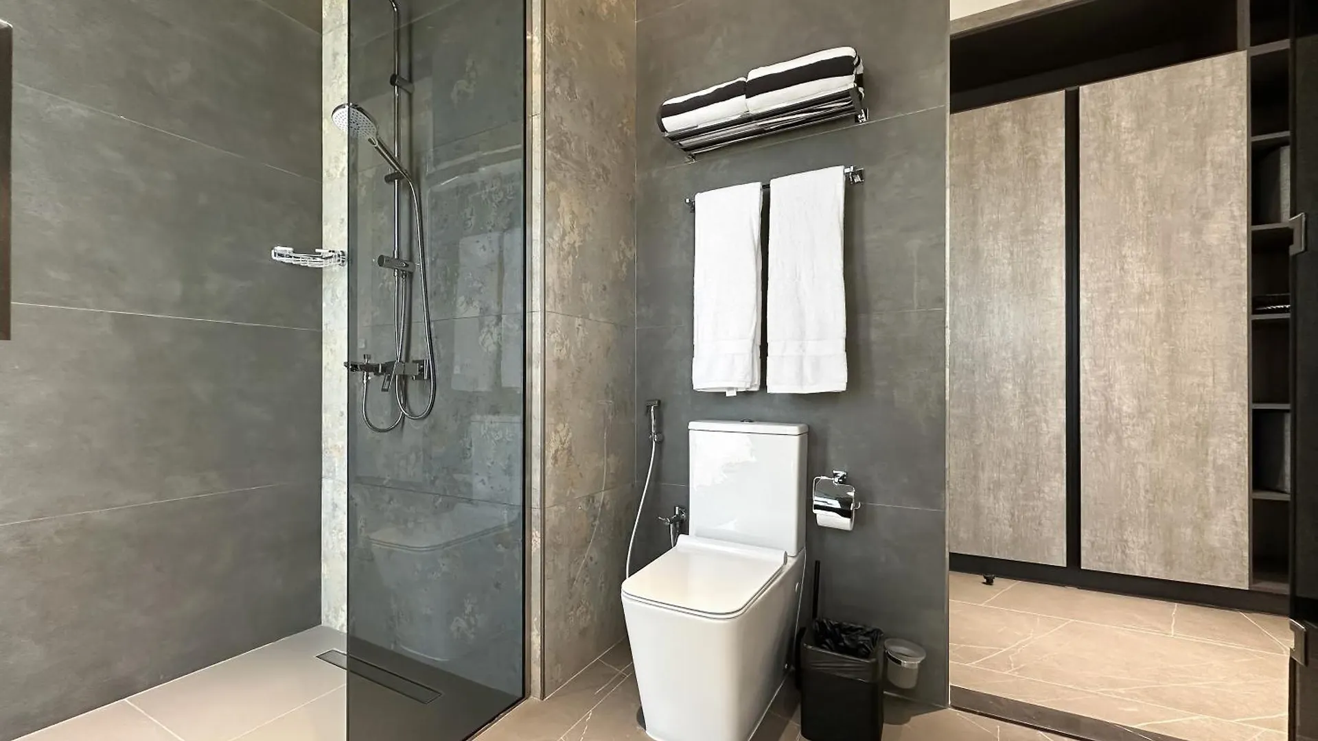Trophy-Unveil The Charm Of Modern Living In Jlt Apartment Dubai United Arab Emirates